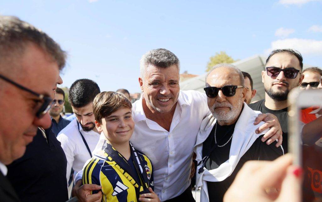 fenerbahce secimlerinde oy kullanma basladi