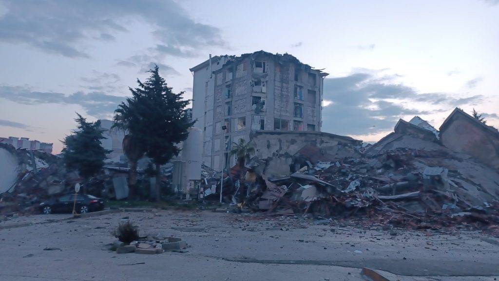 hatayda aile hekimleri konteynirda hizmet veriyor IHWNcfW7